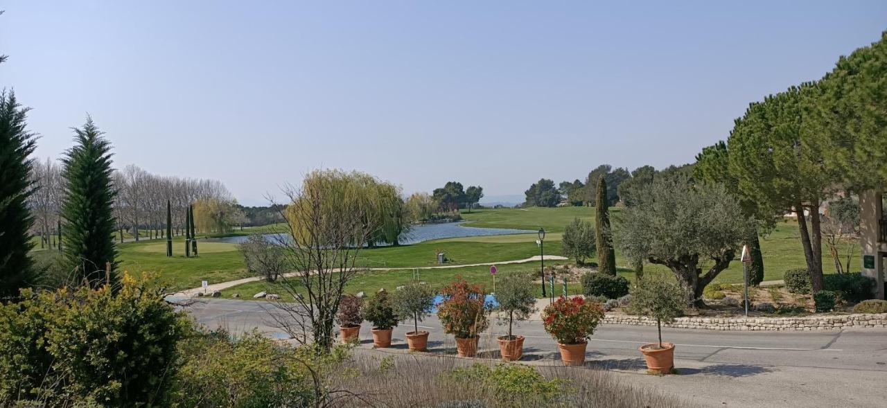 Charmant T2 Climatise Avec Belle Vue , Golf De Pont-Royal Mallemort Exteriér fotografie