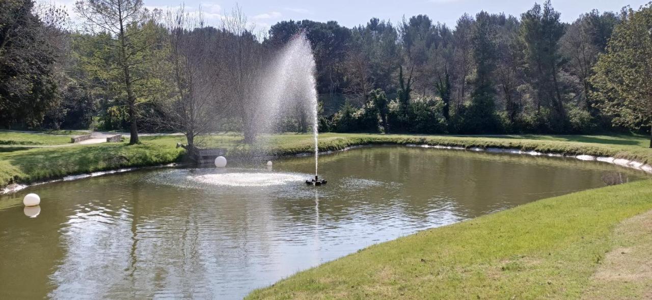 Charmant T2 Climatise Avec Belle Vue , Golf De Pont-Royal Mallemort Exteriér fotografie