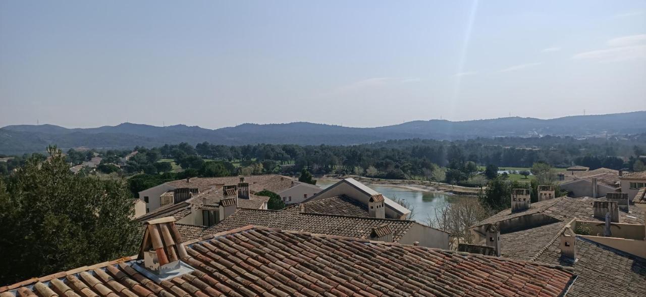 Charmant T2 Climatise Avec Belle Vue , Golf De Pont-Royal Mallemort Exteriér fotografie