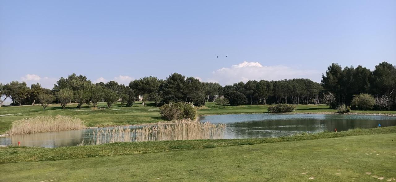 Charmant T2 Climatise Avec Belle Vue , Golf De Pont-Royal Mallemort Exteriér fotografie