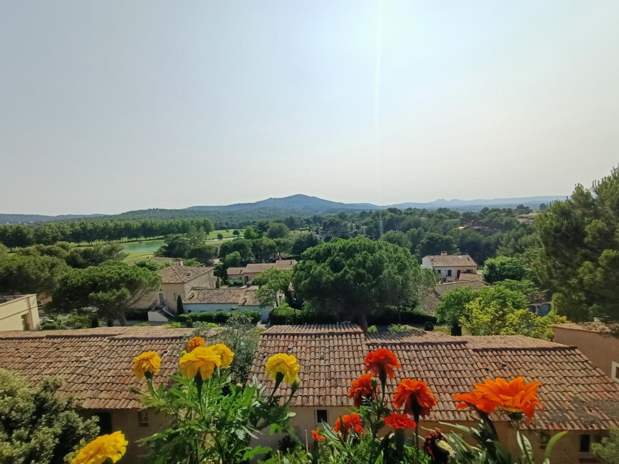 Charmant T2 Climatise Avec Belle Vue , Golf De Pont-Royal Mallemort Pokoj fotografie