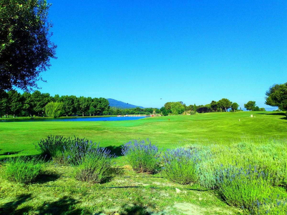 Charmant T2 Climatise Avec Belle Vue , Golf De Pont-Royal Mallemort Exteriér fotografie